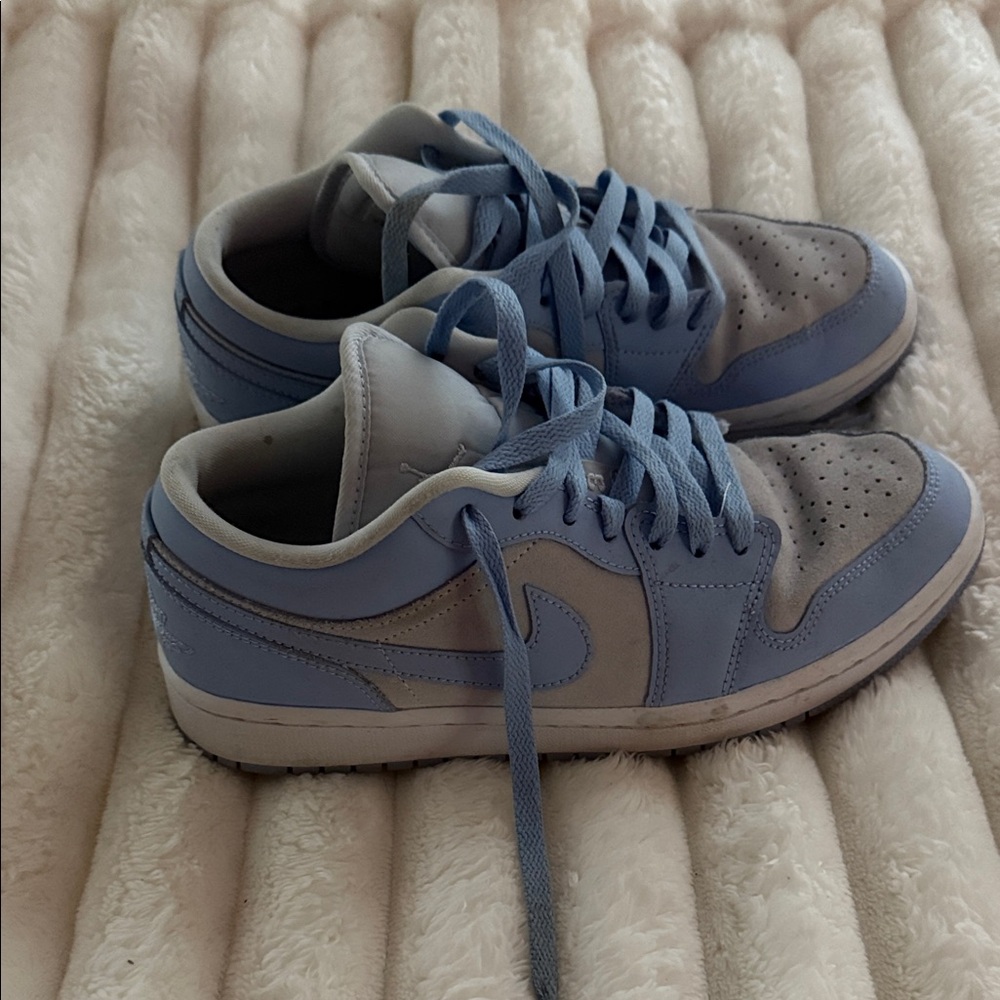 Women's Athletic Shoes in Blue and Gray